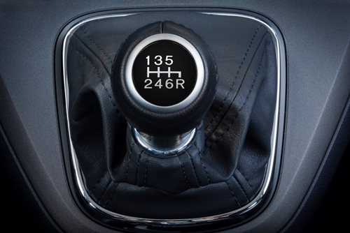 A picture of the clutch in the car showing 1,2,3,4,5,and 6th gear.