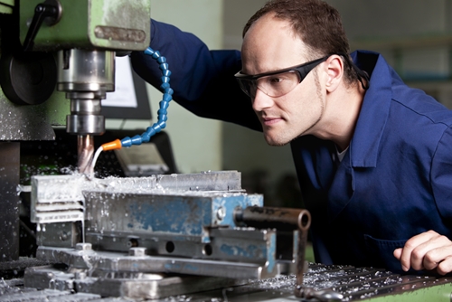 Canadian manufacturers might benefit from offshoring to Mexico.