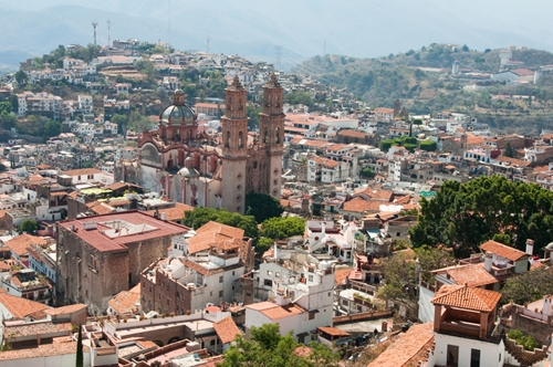 Companies can learn the advantages of offshoring to Mexico.