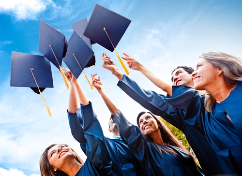 More Mexican youths are graduating from higher education.