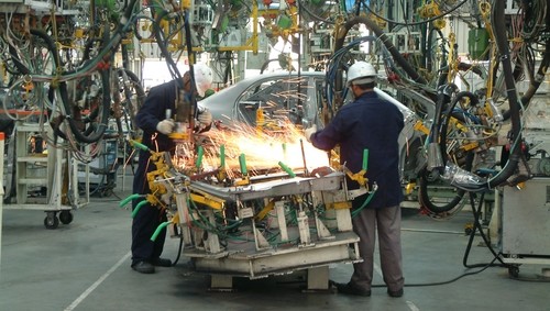 WHY ARE AUTO MANUFACTURERS FLEEING CANADA FOR MEXICO?